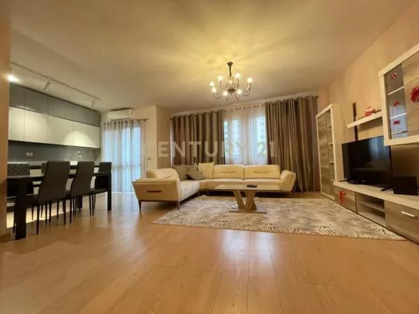 Tirane, jepet me qera apartament 2+1 Kati 3, 125 m² 850 € 