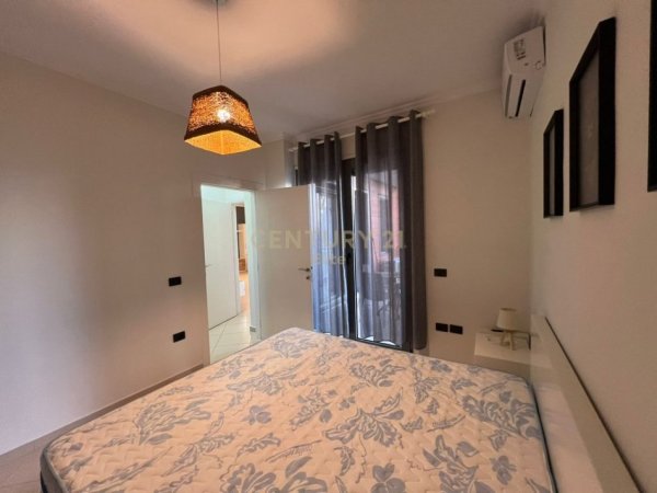 Tirane, jepet me qera apartament 1+1 Kati 4, 90 m² 1.000 € (Liqeni i Tiranes)