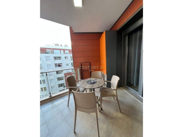 Tirane, jepet me qera apartament 1+1 Kati 4, 90 m² 1.000 € (Liqeni i Tiranes)