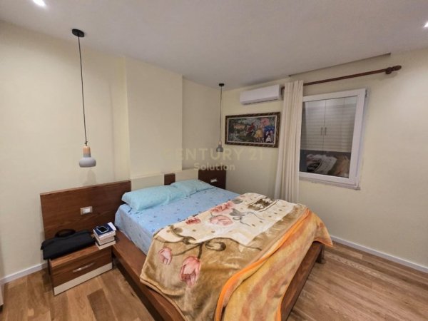Tirane, shitet apartament 1+1 Kati 3, 90 m² 235.000 € (Shkolla e kuqe)