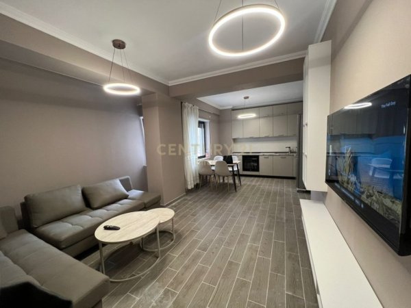 Tirane, jepet me qera apartament 2+1 Kati 1, 77 m² 900 € (Kodra e Diellit 2)