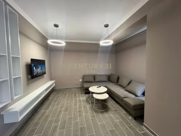 Tirane, jepet me qera apartament 2+1 Kati 1, 77 m² 900 € (Kodra e Diellit 2)