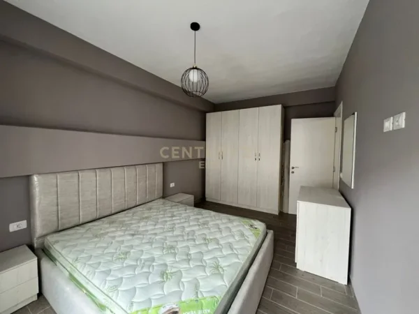 Tirane, jepet me qera apartament 2+1 Kati 1, 77 m² 900 € (Kodra e Diellit 2)