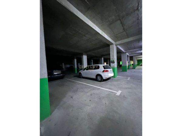 Tirane, jepet me qera apartament 2+1 Kati 1, 77 m² 900 € (Kodra e Diellit 2)