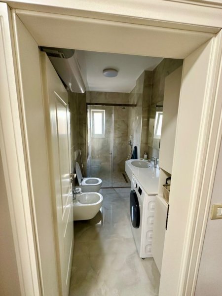 Tirane, jepet me qera apartament 2+1+Ballkon Kati 3, 107 m² 1.200 € (Myslym Shyri)