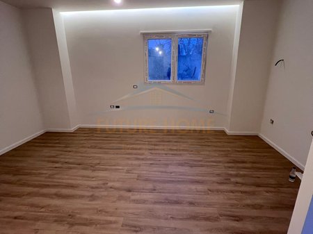 Tirane, shitet apartament 1+1+Ballkon Kati 0, 47 m² 93.000 € (Materniteti i Ri)