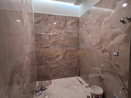 Tirane, shitet apartament 1+1+Ballkon Kati 0, 47 m² 93.000 € (Materniteti i Ri)