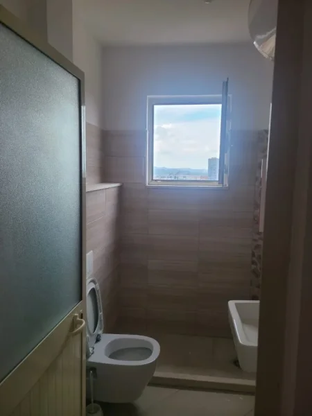 Tirane, jepet me qera apartament 1+1 Kati 5, 55 m² 350 € 