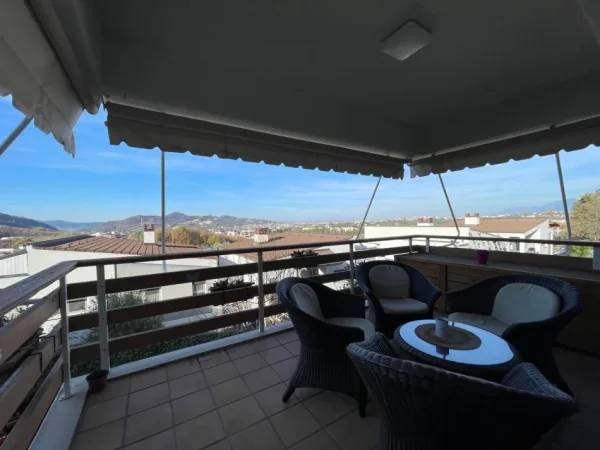 Tirane, jepet me qera apartament 2+1+Ballkon Kati 1, 140 m² 1.500 € (Long Hill Residence/ TEG)