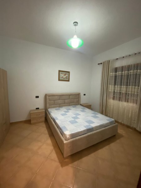 Tirane, jepet me qera Vile 3 Katshe Kati 1, 85 m² 400 € (RRUGA HAJDAR TAFA .SELITE E VOGEL)