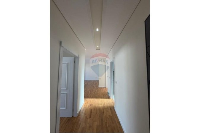 Tirane, shitet apartament 2+1+Ballkon Kati 7, 115 m² 145.000 € (Qesarak Ramazan Gaxheri)