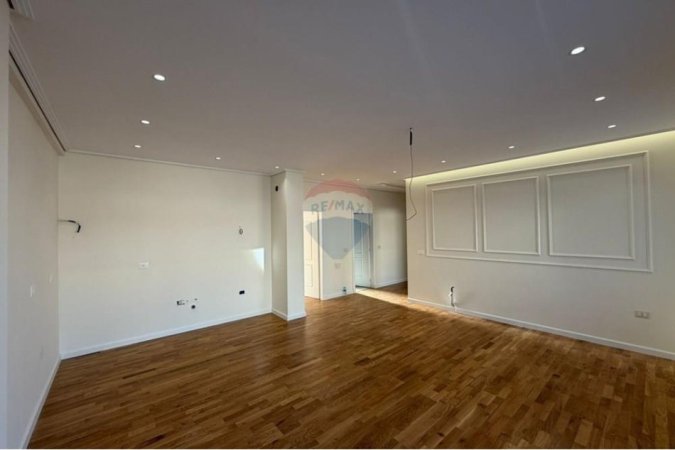 Tirane, shitet apartament 2+1+Ballkon Kati 7, 115 m² 145.000 € (Qesarak Ramazan Gaxheri)