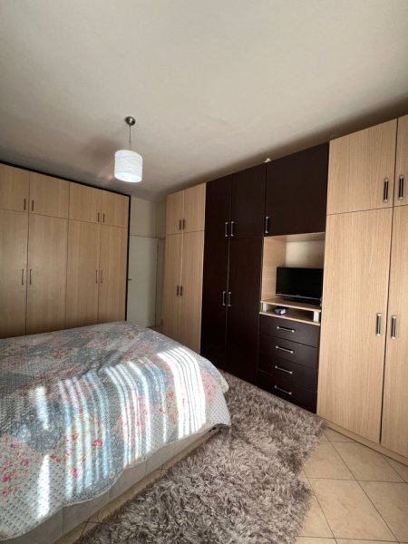 Tirane, jepet me qera apartament 2+1 Kati 5, 80 m² 700 € (Pallati me Shigjeta)
