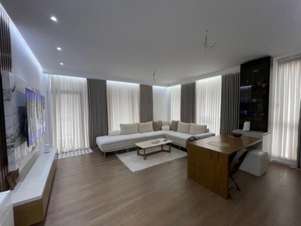 Tirane, shitet apartament 3+1+Ballkon Kati 3, 130 m² 352.000 € (Bulevardi i Ri)