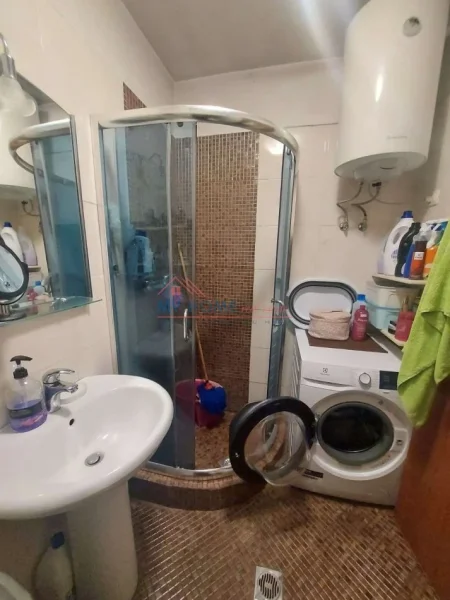 Tirane, shitet apartament 1+1+Ballkon Kati 4, 88 m² 123.000 € 
