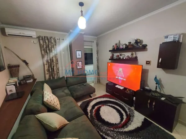 Tirane, shitet apartament 1+1+Ballkon Kati 4, 88 m² 123.000 € 