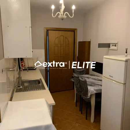 Tirane, jepet me qera garsonier 1+1 Kati 2, 35 m² 500 € (Myslym Shyr)