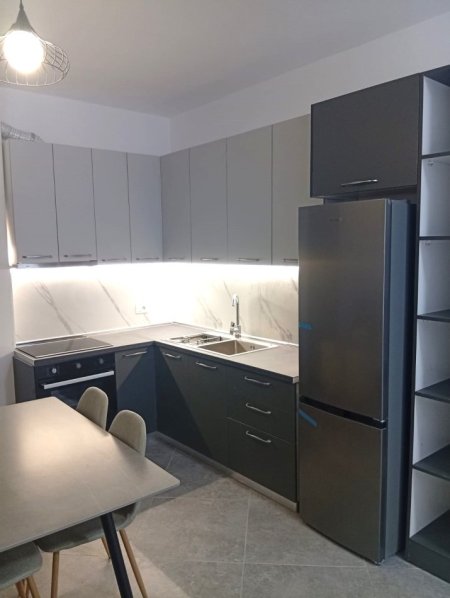 Jepet me Qera Apartament 1+1 ne 5 Maji , pas Concordit,   400 €URO