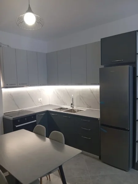 Jepet me Qera Apartament 1+1 ne 5 Maji , pas Concordit,   400 €URO