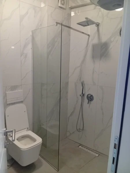 Jepet me Qera Apartament 1+1 ne 5 Maji , pas Concordit,   400 €URO