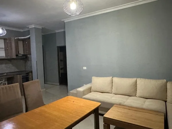 Tirane, jepet me qera ambjent biznesi Kati 2, 120 m² 800 € (Astir, mbi bar Bohem)