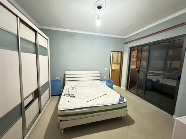 Tirane, jepet me qera ambjent biznesi Kati 2, 120 m² 800 € (Astir, mbi bar Bohem)