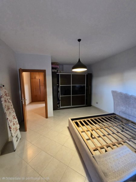 Tirane, jepet me qera apartament 2+1+Ballkon Kati 3, (Rruga e Kosovarëve)