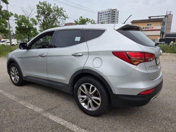 Tirane, shitet makine Hyundai Santa Fe Nafte, gri metalizato manuale Klima 205 km 8.500 €