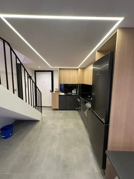 Tirane, shitet apartament duplex 1+1 , 75 m² 122.000 € (KOMPLEKSI GOLDEN PARK 3 PERBALLE AMERIKAN 3)