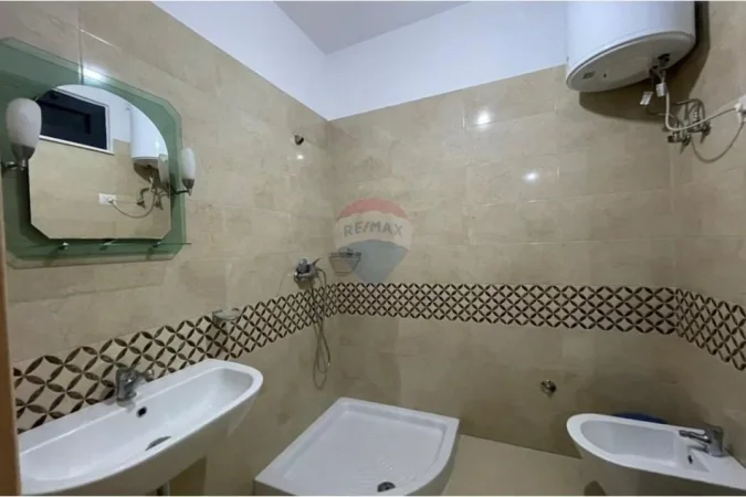 Tirane, shitet apartament 3+1 Kati 2, 140 m² 246.000 € (Rruga Aleksandër Moisiu, Tiranë(ID: 530471009-181)