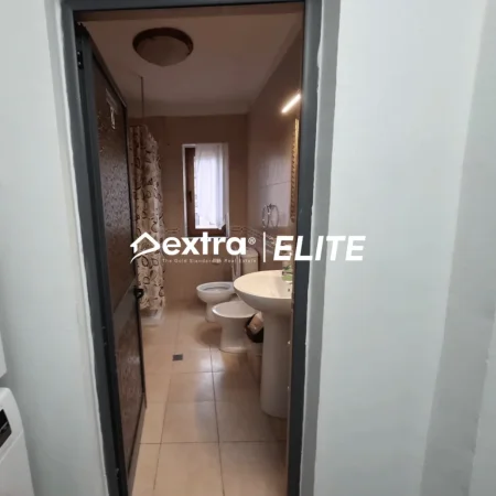 Tirane, jepet me qera apartament 2+1 , 75 m² 600 € (Rruga Qemal Stafa)