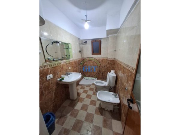 Durres, jepet me qera apartament 2+1 Kati 1, 75 m² 300 € (Drejtoria e Policise)