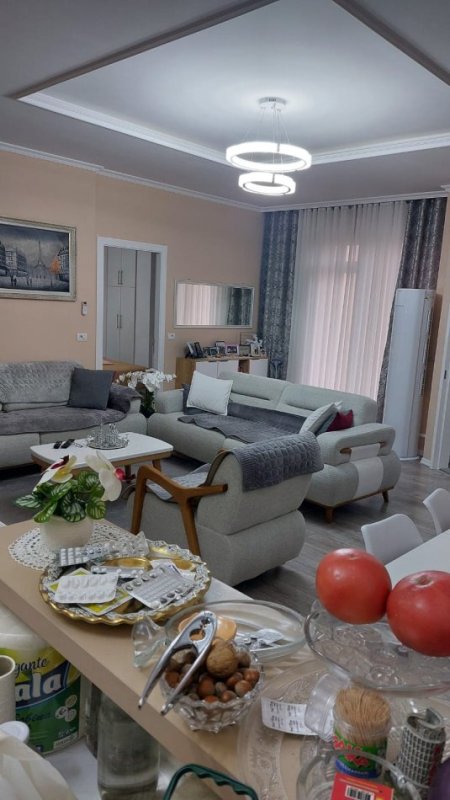 Tirane, shitet apartament 2+1 Kati 2, 82 m² 150.000 € (Fresku)