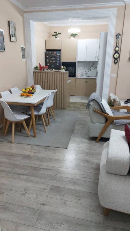 Tirane, shitet apartament 2+1 Kati 2, 82 m² 150.000 € (Fresku)