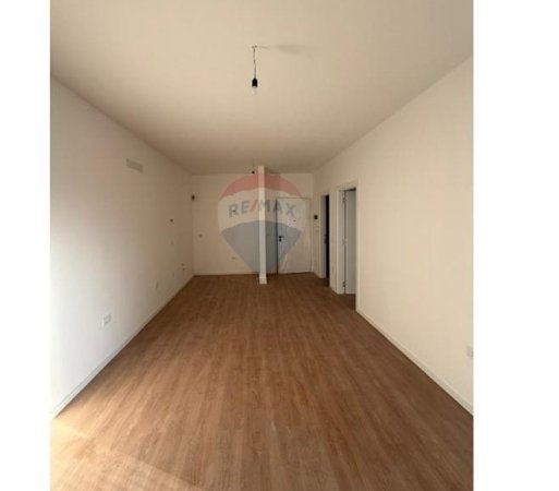 Tirane, shitet apartament 1+1 Kati 3, 60 m² 86.000 € (Tirana Entry (530491003-445))
