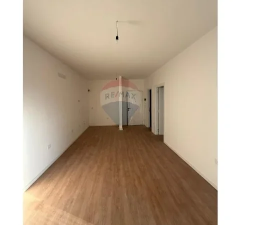Tirane, shitet apartament 1+1 Kati 3, 60 m² 86.000 € (Tirana Entry (530491003-445))