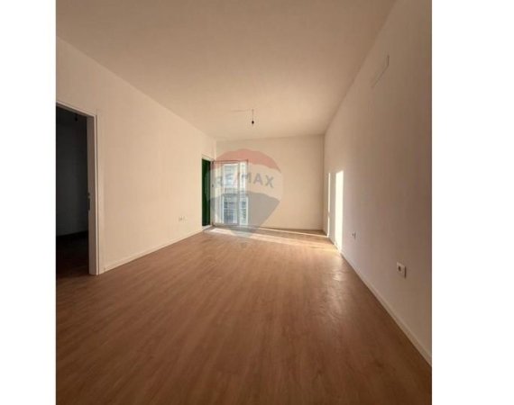 Tirane, shitet apartament 1+1 Kati 3, 60 m² 86.000 € (Tirana Entry (530491003-445))