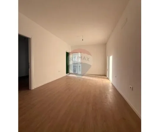 Tirane, shitet apartament 1+1 Kati 3, 60 m² 86.000 € (Tirana Entry (530491003-445))