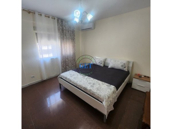Durres, jepet me qera apartament 3+1 Kati 4, 165 m² 800 € (Vollga)