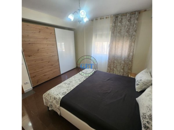 Durres, jepet me qera apartament 3+1 Kati 4, 165 m² 800 € (Vollga)