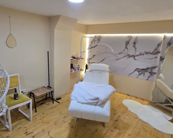 Tirane, shitet dyqan Kati 0, 40 m² 80.000 € (autotraktoret , shkoze)