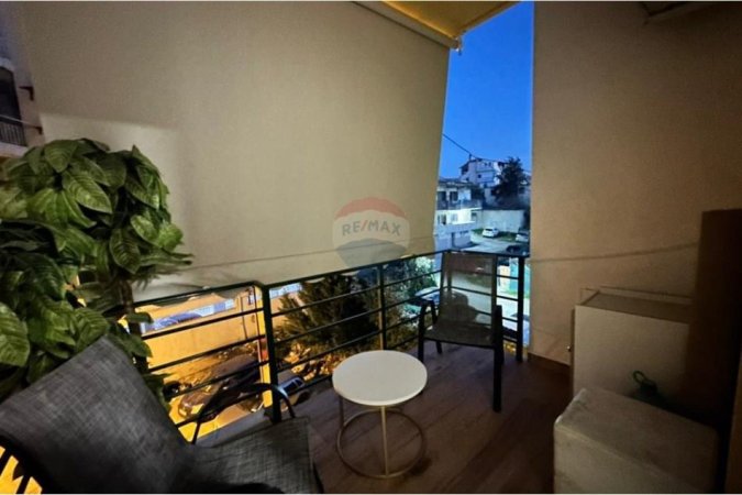Tirane, jepet me qera apartament 2+1+Ballkon , 112 m² 600 € (Fresku)