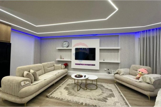 Tirane, jepet me qera apartament 2+1+Ballkon , 112 m² 600 € (Fresku)