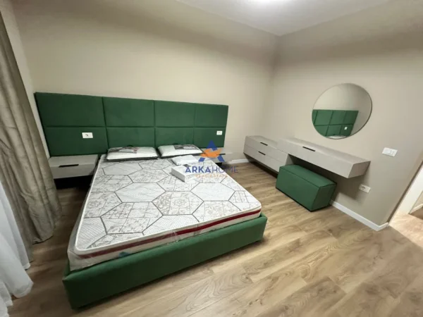 Tirane, shitet apartament 2+1+Ballkon Kati 8, 160.000 € 