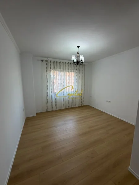Tirane, shitet apartament 1+1 Kati 3, 69 m² 91.000 € (FRESKU)