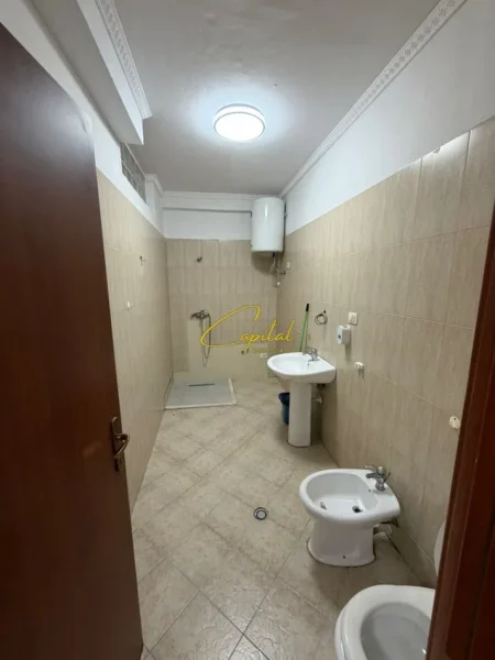 Tirane, shitet apartament 1+1 Kati 3, 69 m² 91.000 € (FRESKU)