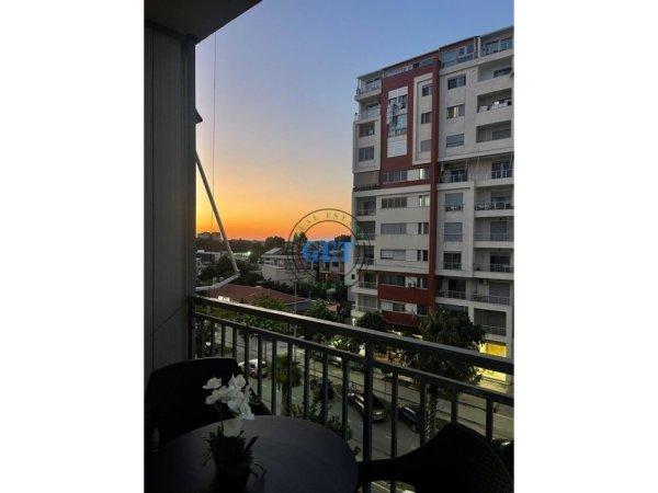 Durres, jepet me qera apartament 1+1 Kati 3, 65 m² 300 € (Plazh)