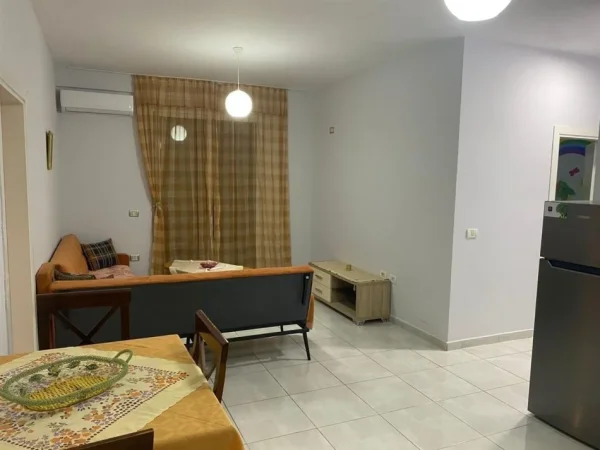 Tirane, jepet me qera apartament 3+1 Kati 2, 500 € 