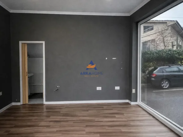 Tirane, jepet me qera ambjent biznesi Kati 0, 13 m² 364 €