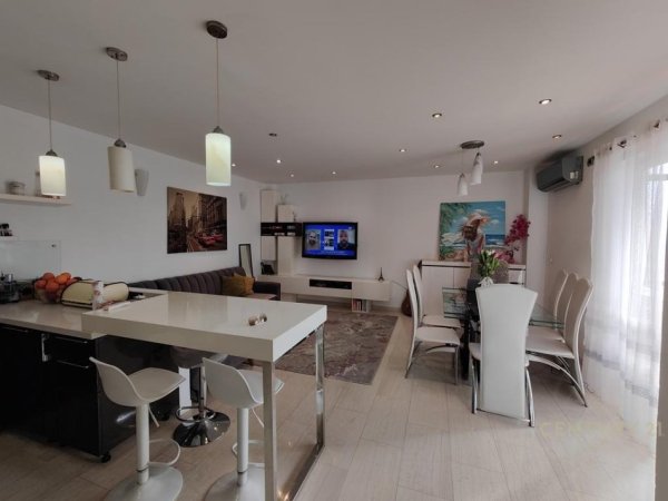 Tirane, jap me qera apartament 2+1 Kati 9, 93 m² 850 € (Myslym Shyri)